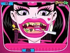 Draculaura Bad Teeth