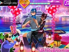 Catwoman Night Kissing