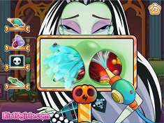 Monster High Nose Doctor
